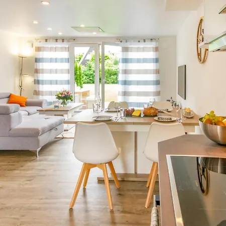 別荘 Baltic Village ダンプ